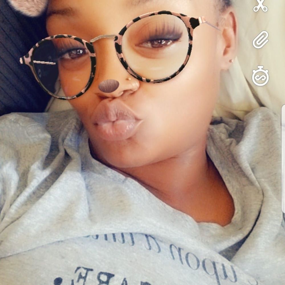 Meet your Posher, Monica